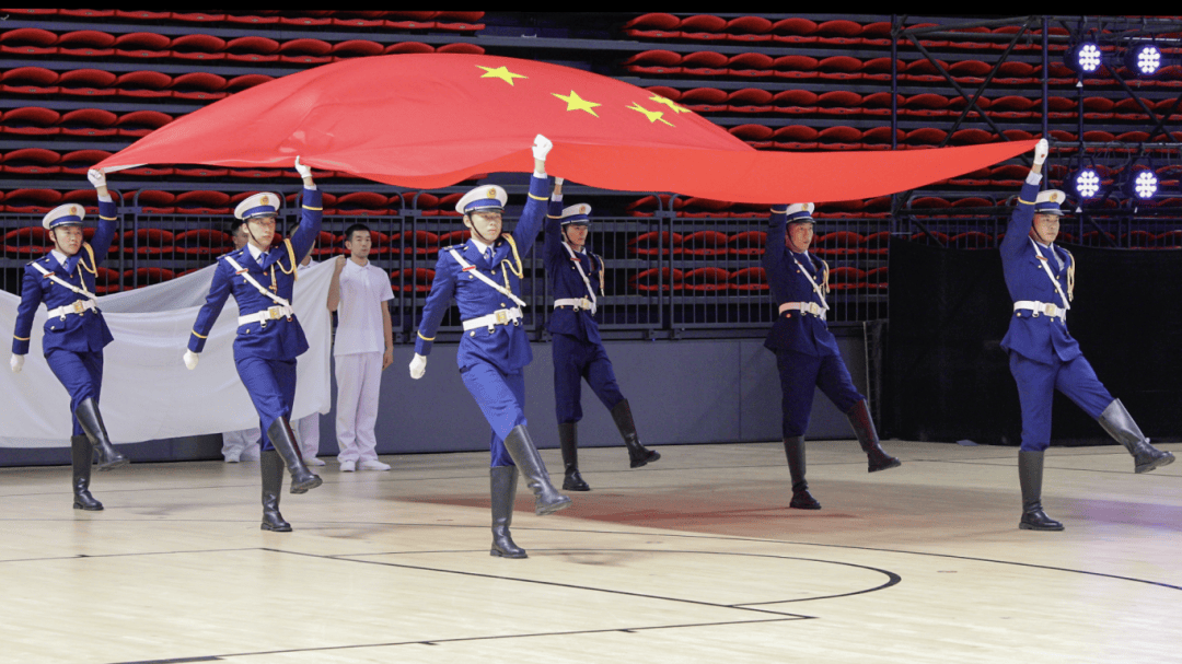 运动盛事狂欢启幕，吸引无数观众热切观看